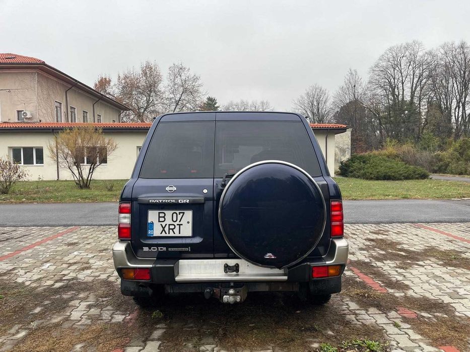 NISSAN PATROL Y61 3.0   off-road