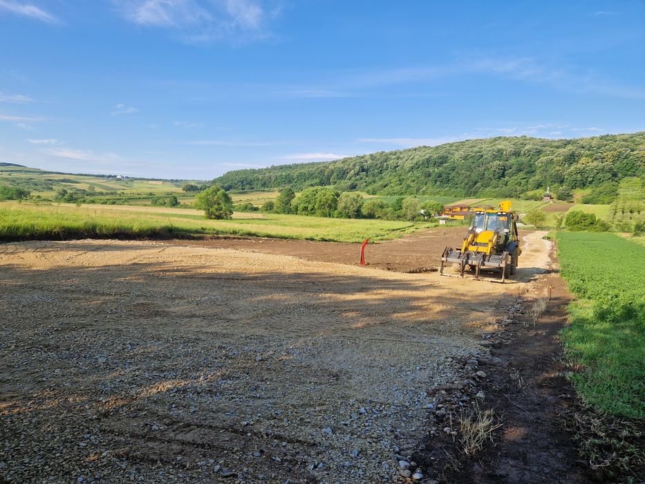 Închiriez Buldoexcavator și Camioane 8x4