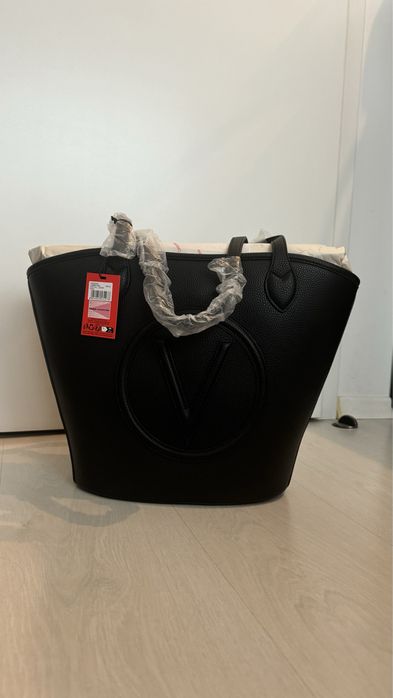 Чанта- Valentino