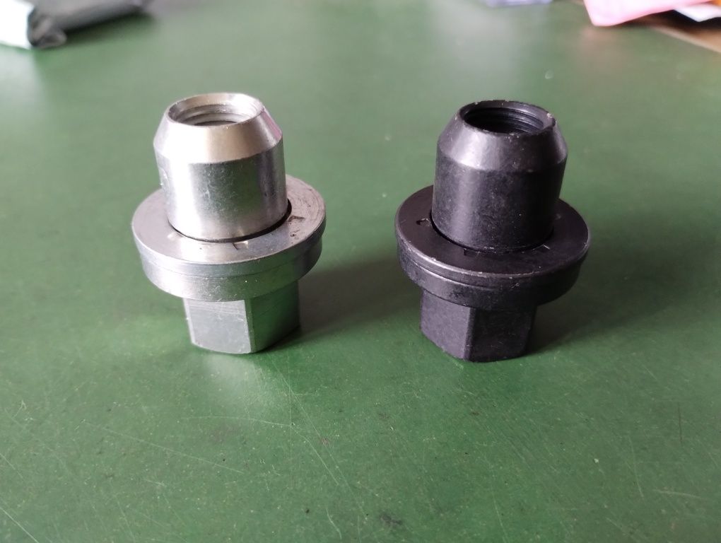 Piulite prezoane Noi pt Land Rover cheie 22 Pline  -- Noi .--