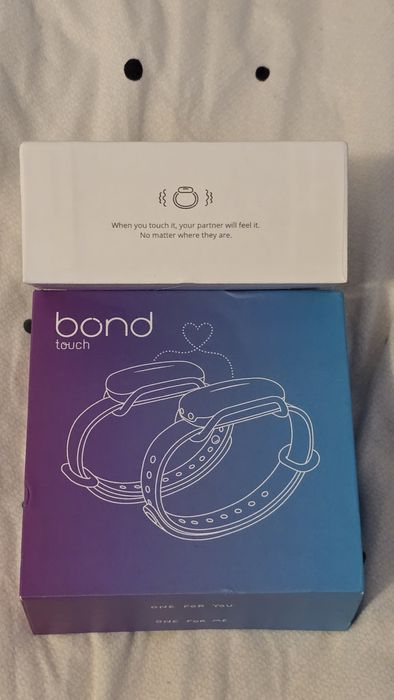 Bratara Bond Touch pentru cupluri, in stare excelenta