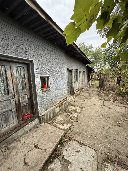 Vand Teren 970 mp cu casă + anexe, Stănești–Bălănu