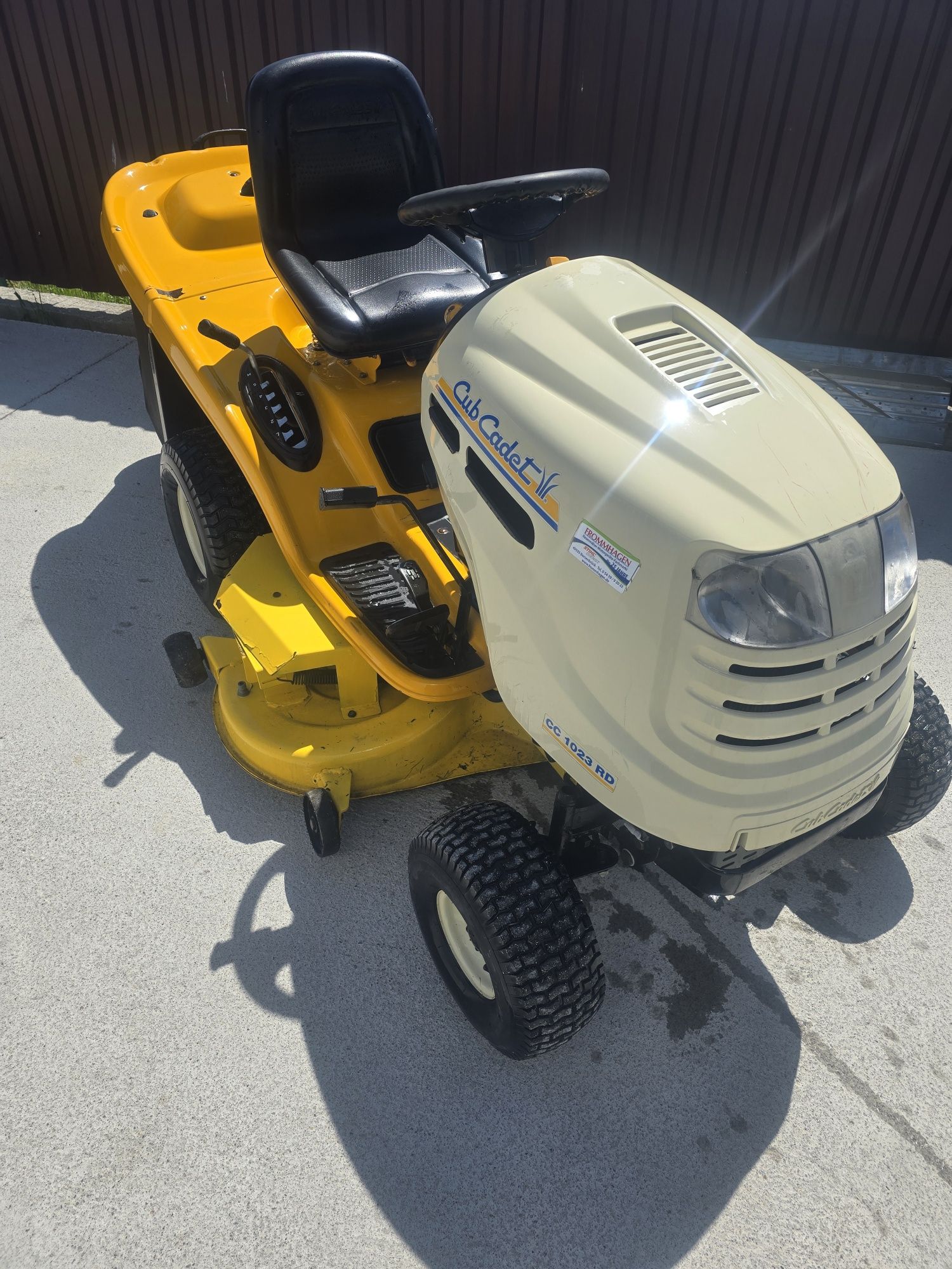 Tractoras profesional Cub Cadet 23 cp