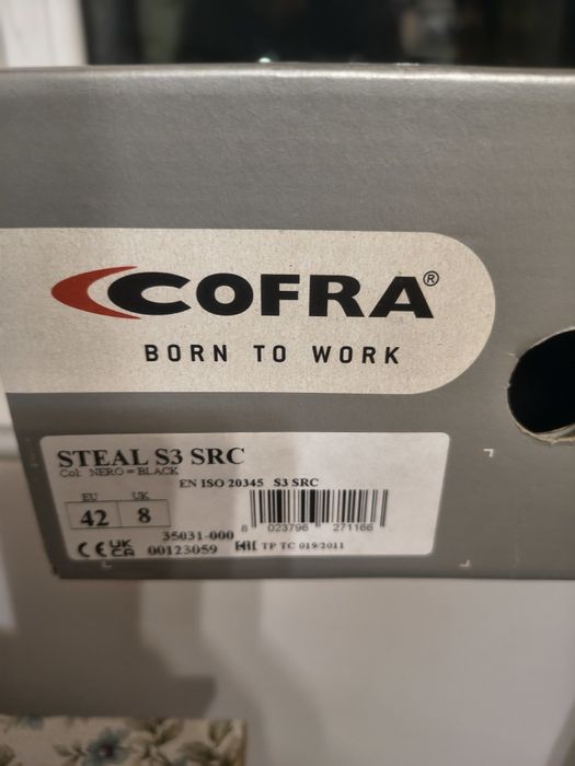 Продавам чисто нови работни обувки Cofra