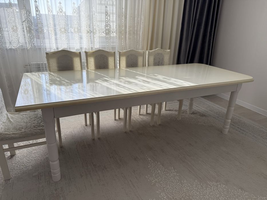 Стол мен стулья сатылады