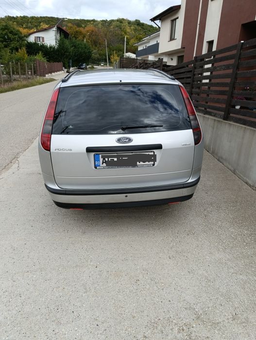 Vând Ford focus 1.6