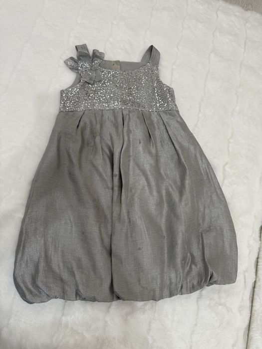 Одежда для девочек в хорошем состоянии , дешево