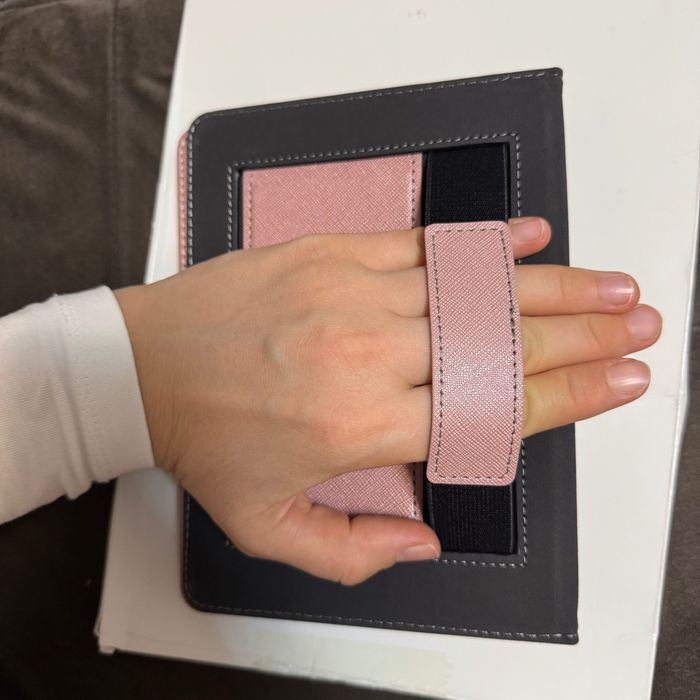 Husă-stand Kindle Paperwhite 11 (6,8”) cu curea de mână