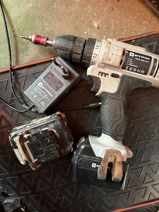 Autofiletanta cu 2 acumulatori si incarcator