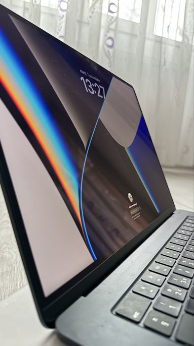 Macbook Air 15 M2 impecabil