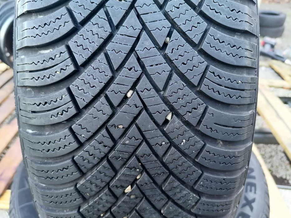 2 бр. Nexen 215/60R16 DOT 2821