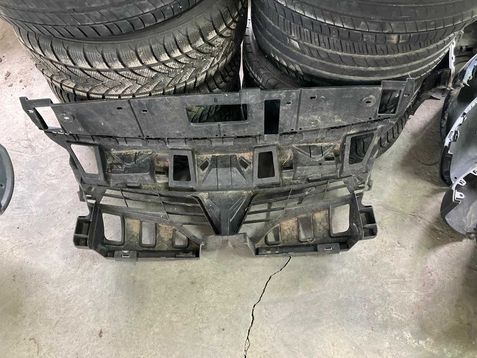 Решетка за Рено Сценик Renault Scenic III 2012-2016г