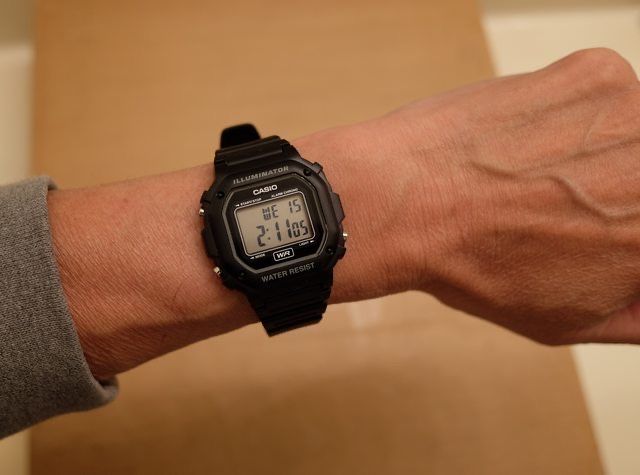 Наручные  часы CASIO F-108WH-1А