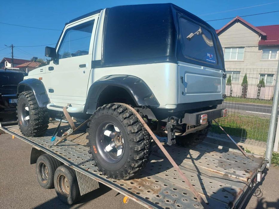 Vând Suzuki Samurai