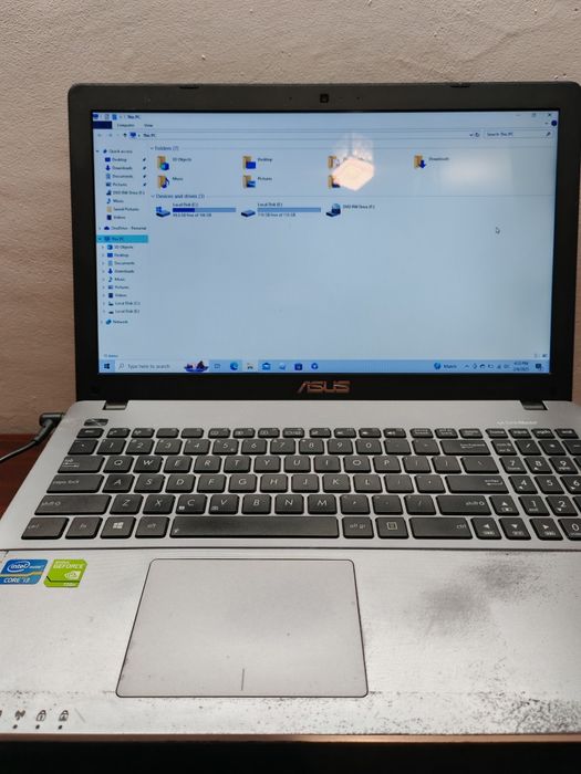 Laptop Asus x550 c pentru piese