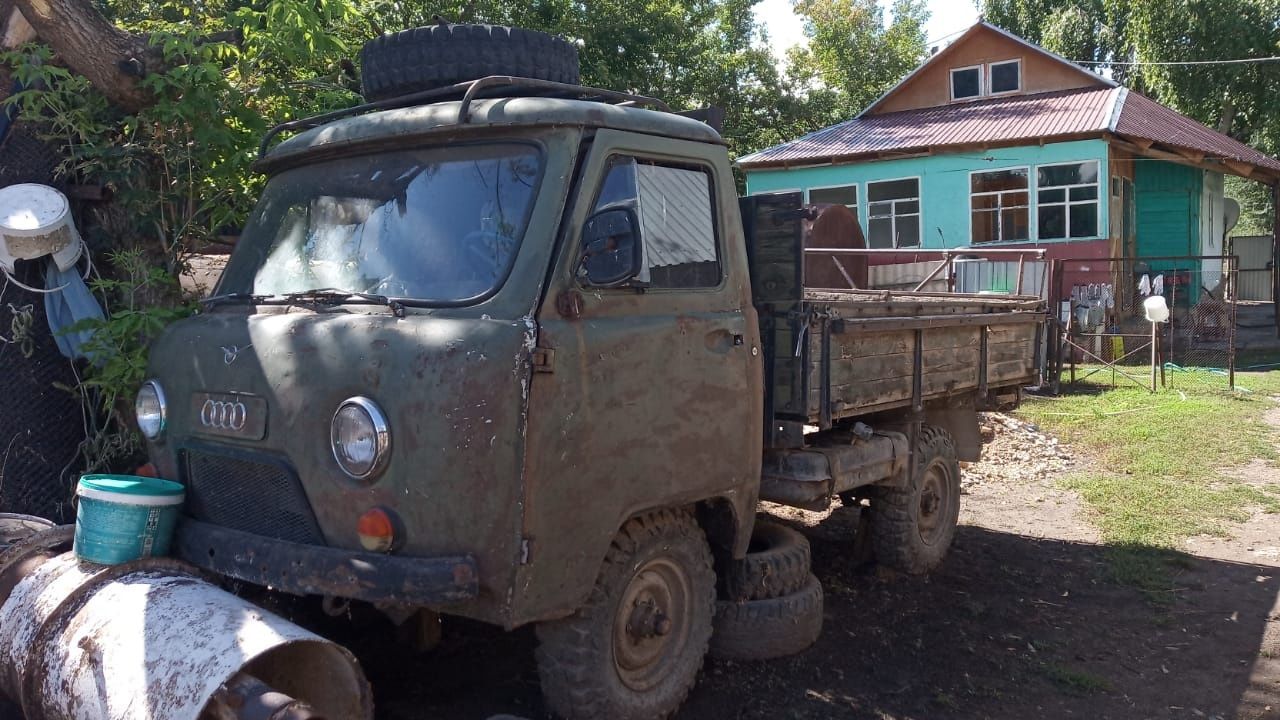 Продаётся УАЗ бортовой
