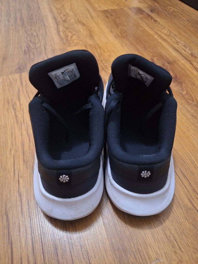 Оригинални маратонки NIKE