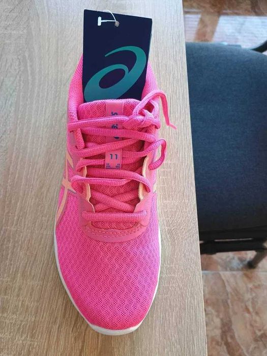 Оригинални спортни обувки Asics