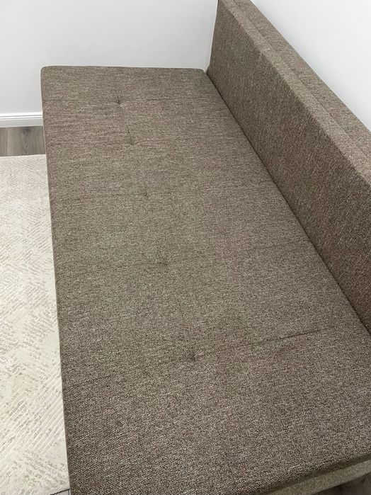 Canapea extensibile cu lada