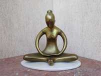 Statueta Yoga 'asiatica meditand' - Piesa simbolica Superba