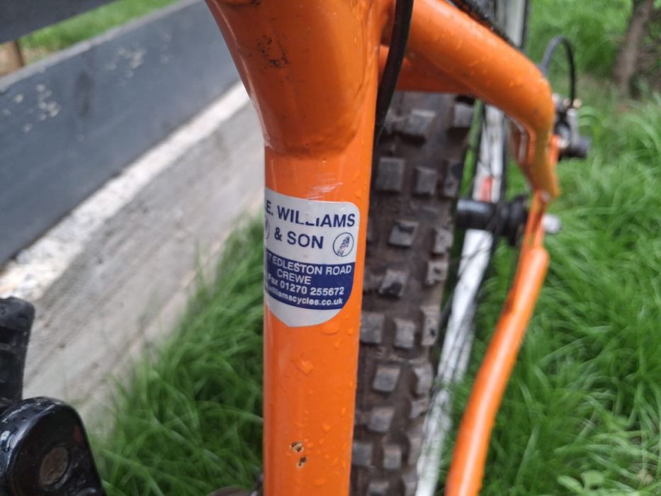 Vând bicicletă pentru adulti