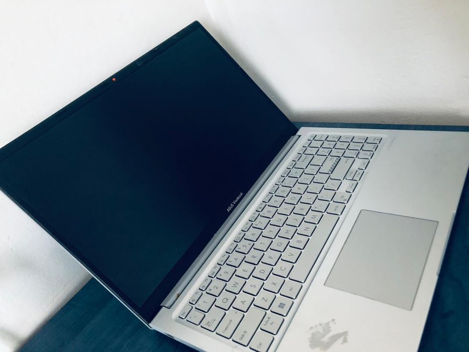 Laptop ASUS VivoBook – Intel Core i3, 8GB RAM, SSD 480GB