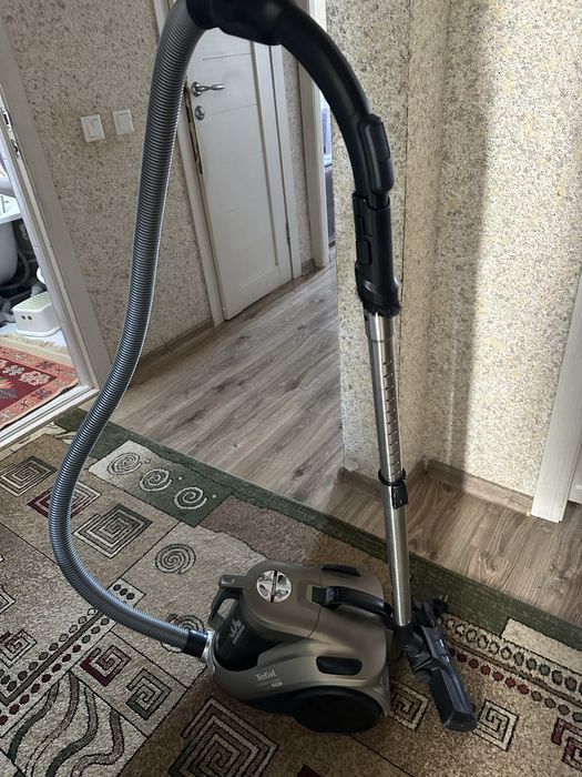 Пылесос , работает,