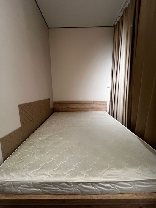 Продам почти новый матрас 160х200