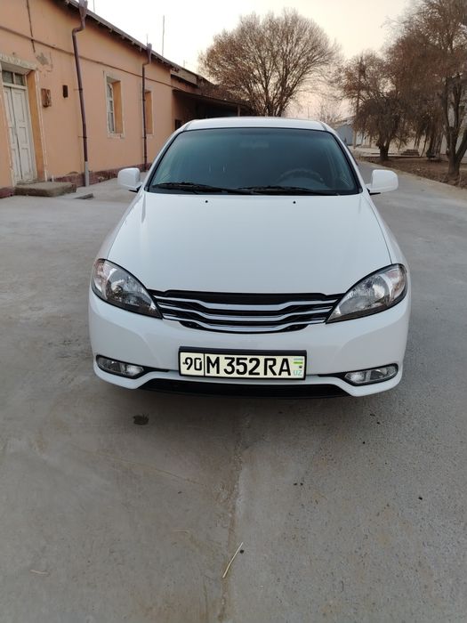 Ок жентира сотилади