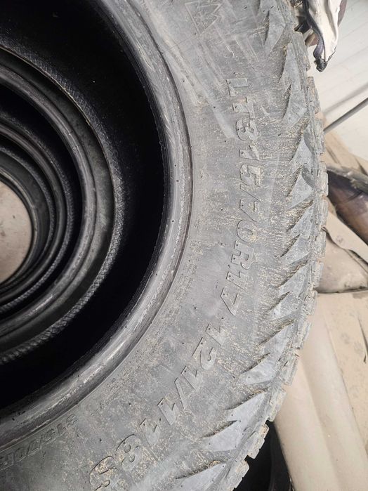 Kumho Road Venture AT52 315/70 R17