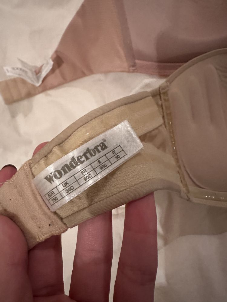 Wonderbra push up сутиени  80B и 85B