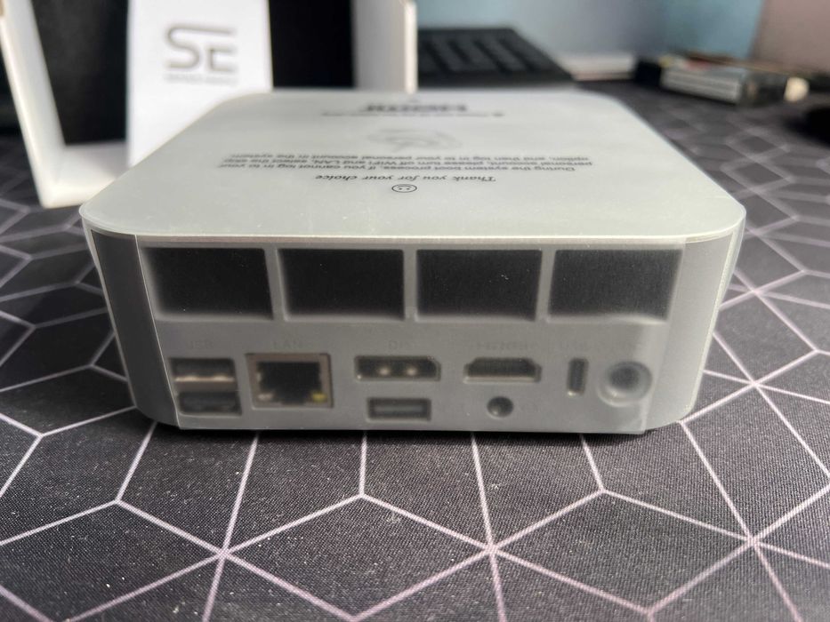 Beelink SER8 Mini PC (Ryzen 7 8745HS/32GB DDR5/1TB SSD/W11 Pro)