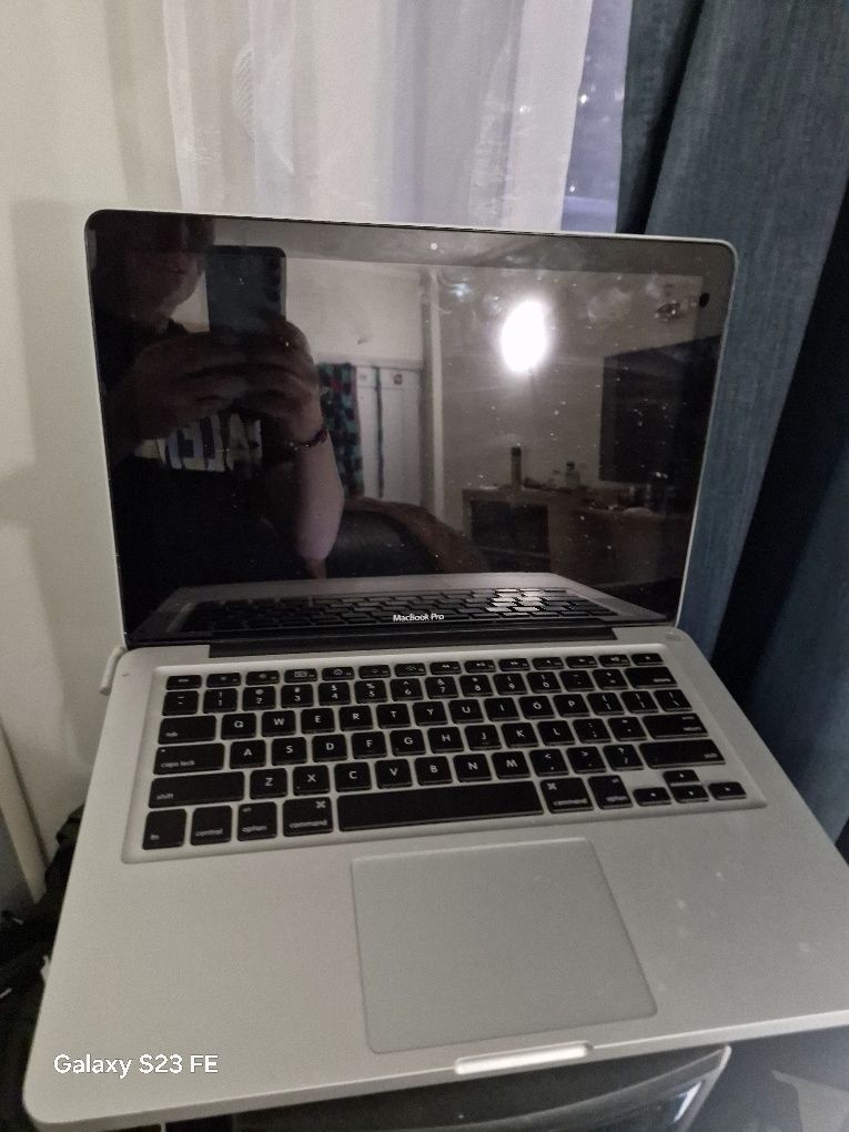 Apple MacBook 2.40Ghz