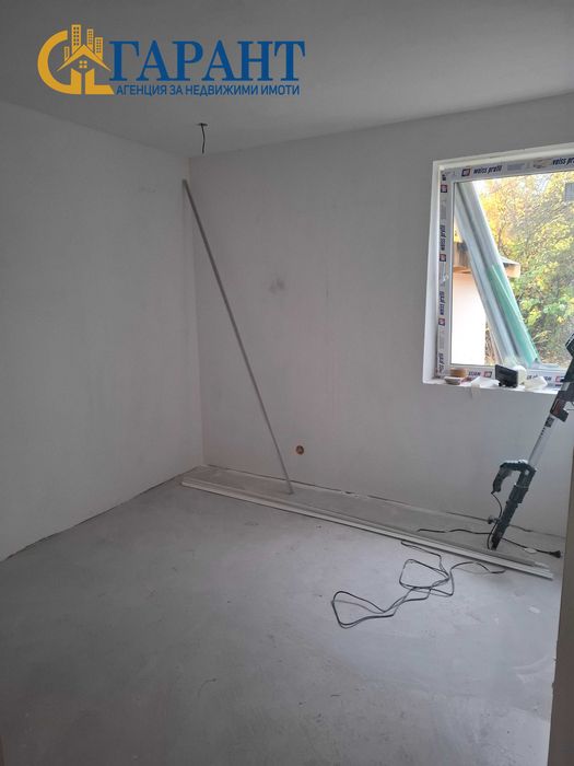 Недвижими имоти "Гарант", продава къща в с.  Кошарите, община Радомир.