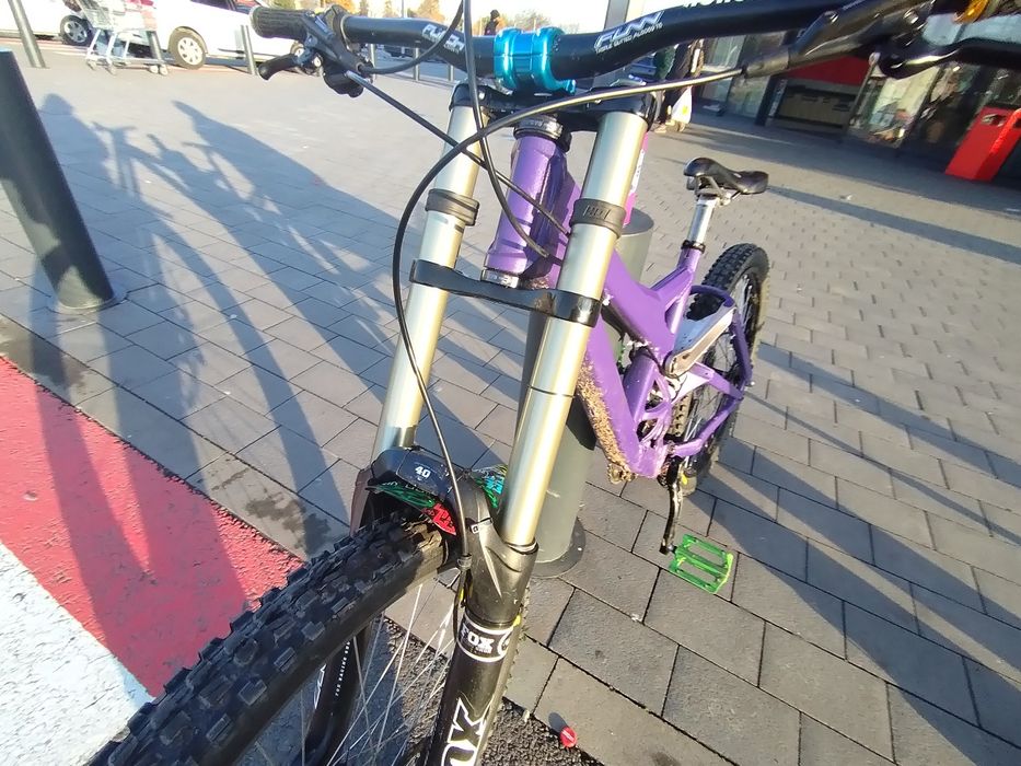 Specialized demo 9 pro
Shock vivid coil r2
Frane shimano 501 4 pistoan