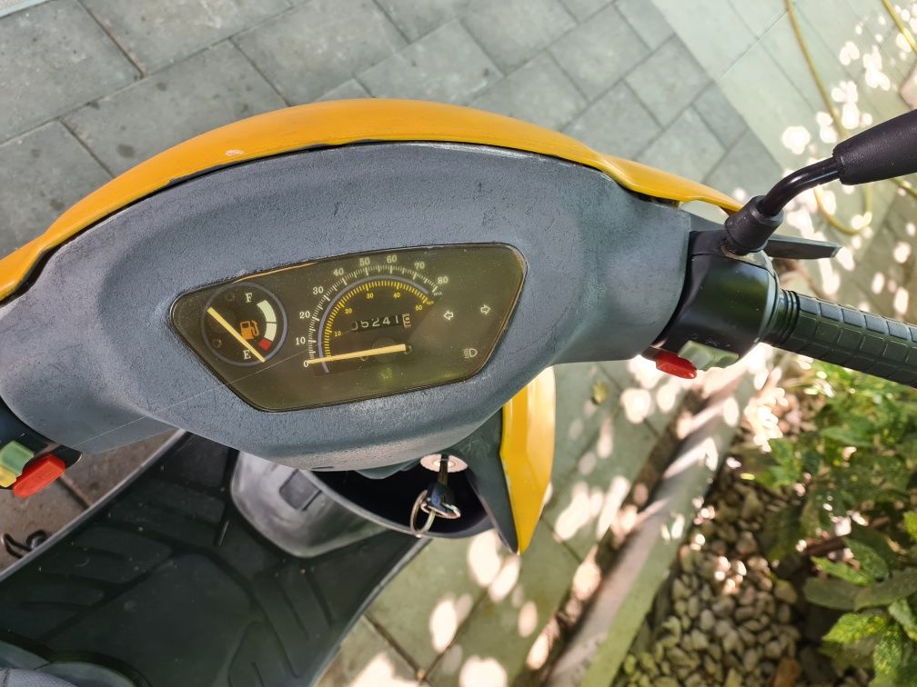 Продавам скутер Zhongyu 50 4t