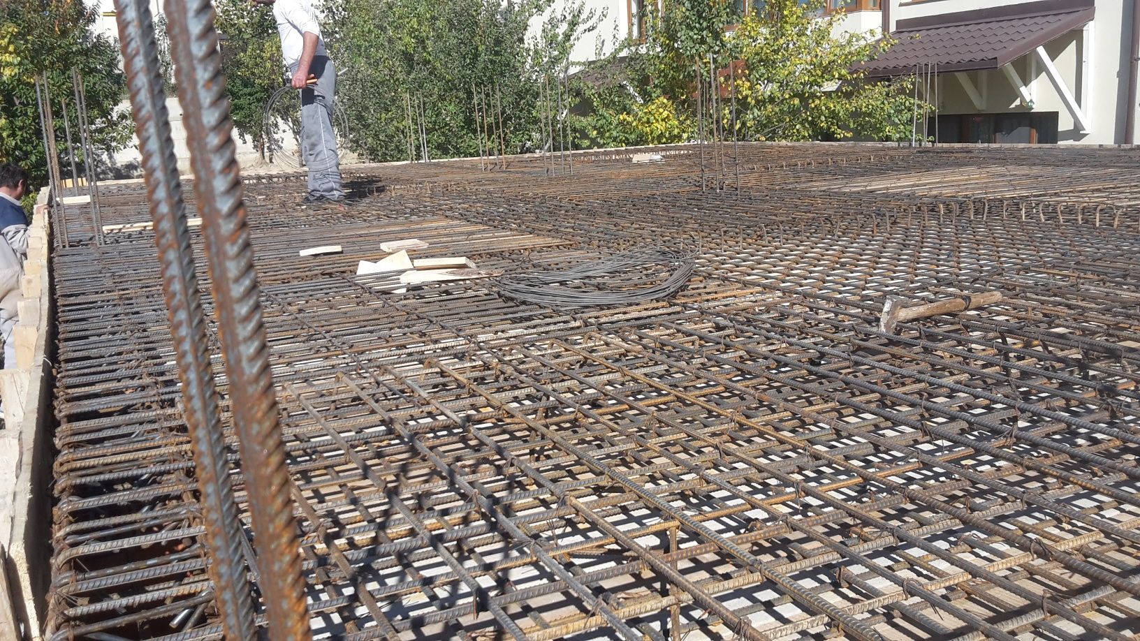 Echipa profesionistă În lucrări de, CONSTRUCȚII. De la A la Z.