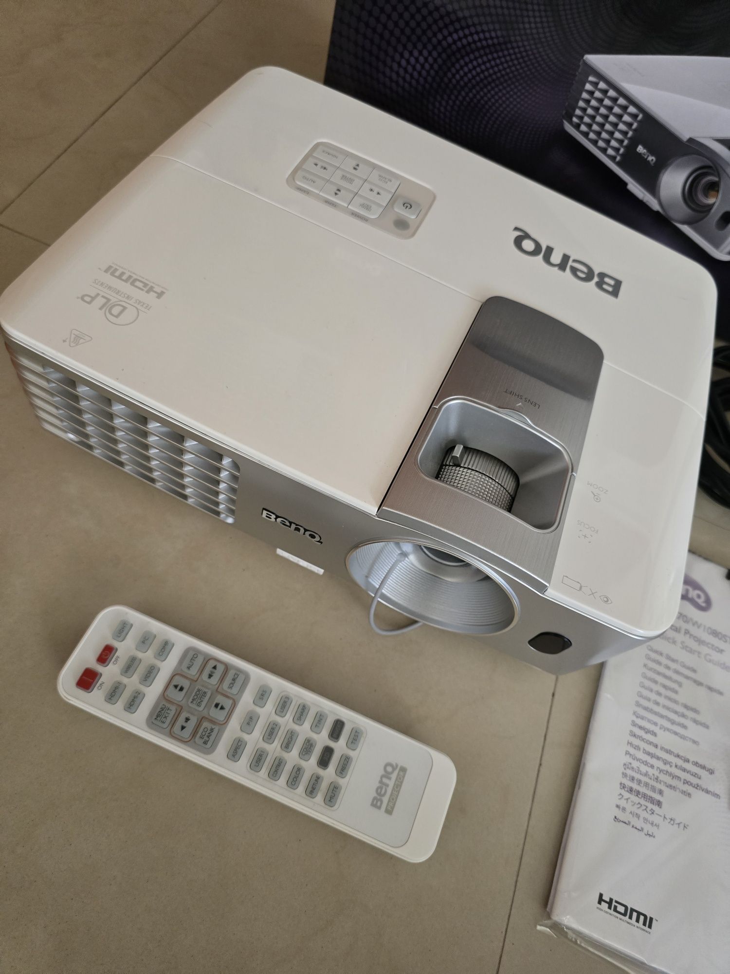 Видеопроектор BenQ W1070+, Full HD, 3D, Бял/Сребрист