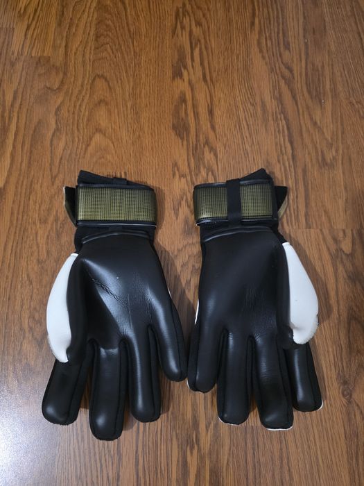 Вратарски ръкавици