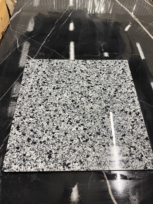 Granit dimensiune  60/60