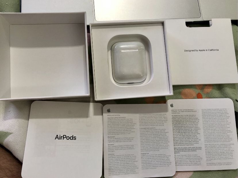 AirPods Apple Gen 2 – Originale, cu cutie – 274,99 lei NEGOCIABIL