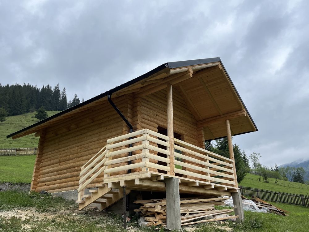 Case/cabane din lemn rotund