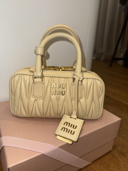 Miu miu arcadie чанта