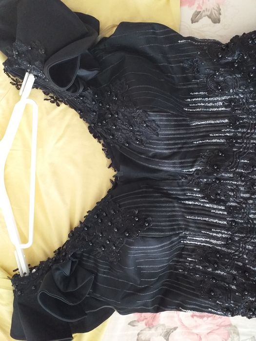 Официална черна  рокля