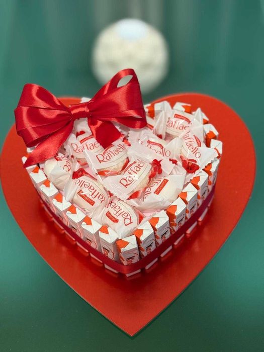 Torturi din dulciuri Kinder