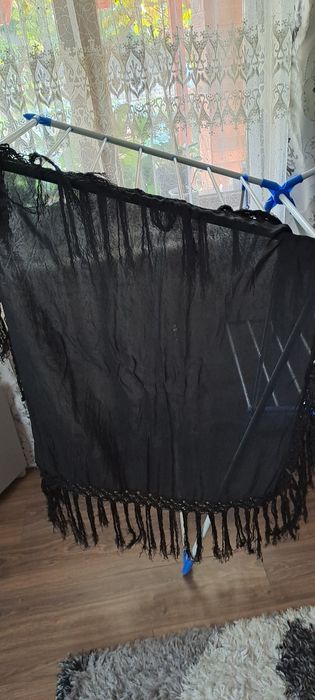 Vând broboada  veche cu franjuri