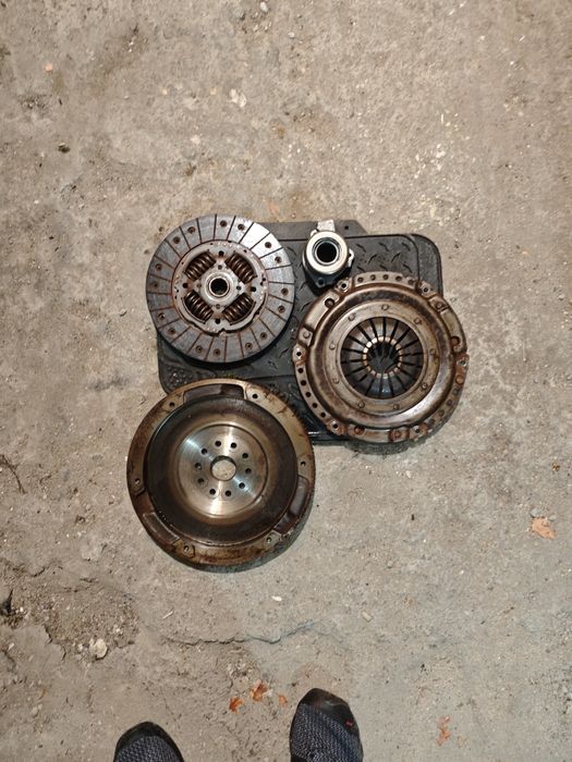 Съединител и маховик Опел Астра Г 2.0дизел 101коня