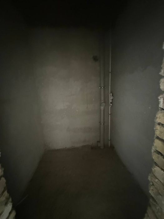 Гиштли 1 хонали квартира тезда  сотилади.