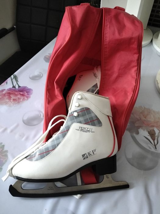 Продам коньки  размером 37-38