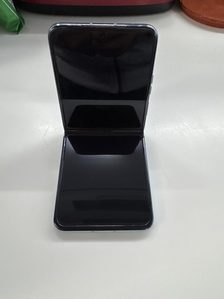 Motorola Razr 40 ultra 256MB blue в гаранция